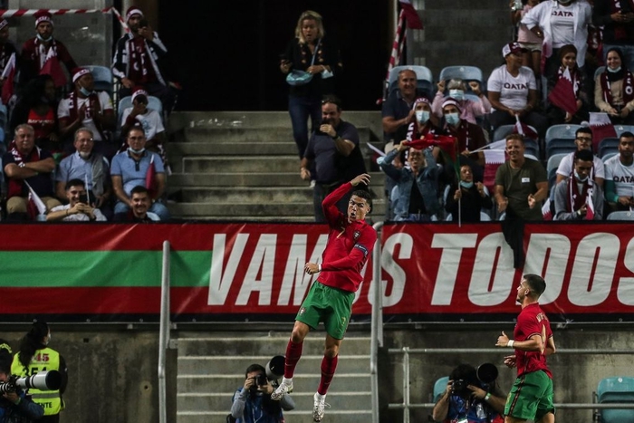Bồ Đào Nha 3-0 Qatar: Ronaldo tiếp tục phá kỷ lục, Bồ Đào Nha thắng dễ Qatar - Ảnh 4.