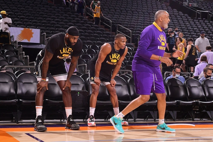 Los Angeles Lakers thiệt quân trước thềm mùa giải 2021-2022 - Ảnh 3.