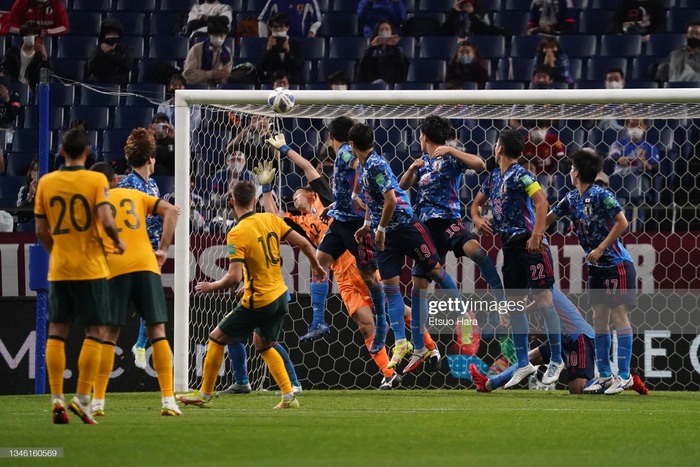 Đội tuyển Nhật Bản chặn đứng mạch thắng 11 trận của tuyển Australia trong trận đấu &quot;điên rồ&quot; - Ảnh 3.