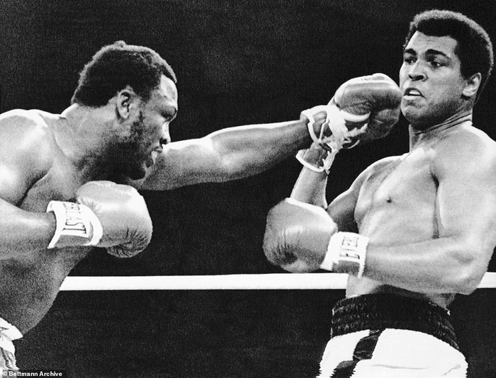 Nhớ về &quot;Thrilla in Manila&quot;: Trận chiến lịch sử đẩy Muhammad Ali và Joe Frazier cận kề với cái chết - Ảnh 3.