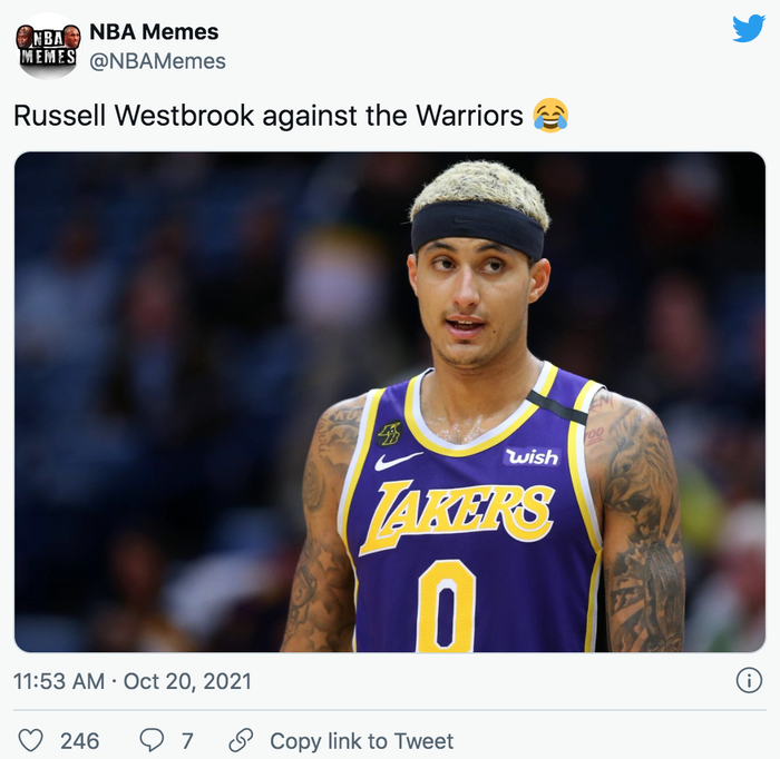 Russell Westbrook hứng trọn gạch đá từ fan Los Angeles Lakers sau màn “quăng tạ” trong ngày ra quân - Ảnh 11.