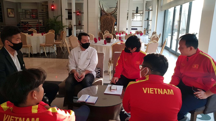 U23 Việt Nam chuẩn bị trang phục cực ấm để đối phó với thời tiết tại Kyrgyzstan - Ảnh 8.
