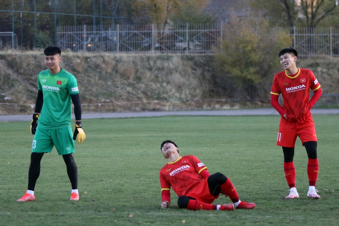 HLV Park Hang-seo thị phạm hài hước giúp U23 Việt Nam giải tỏa áp lực - Ảnh 5.