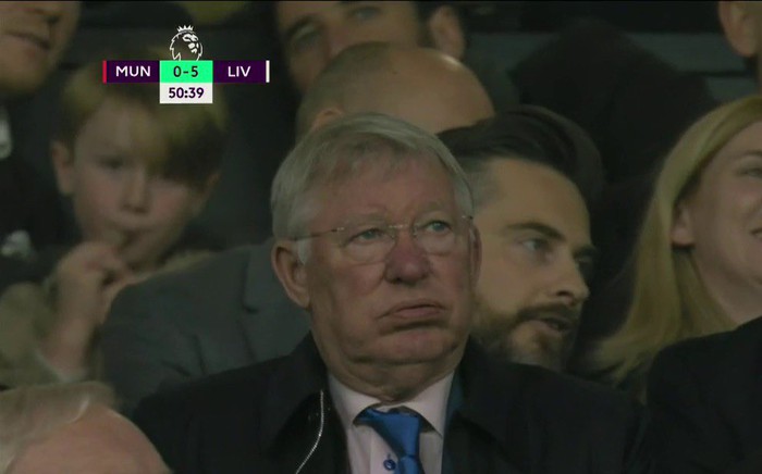 Sir Alex Ferguson thở dài, lắc đầu ngao ngán khi MU bị Liverpool nghiền nát với tỷ số 0-5 - Ảnh 2.