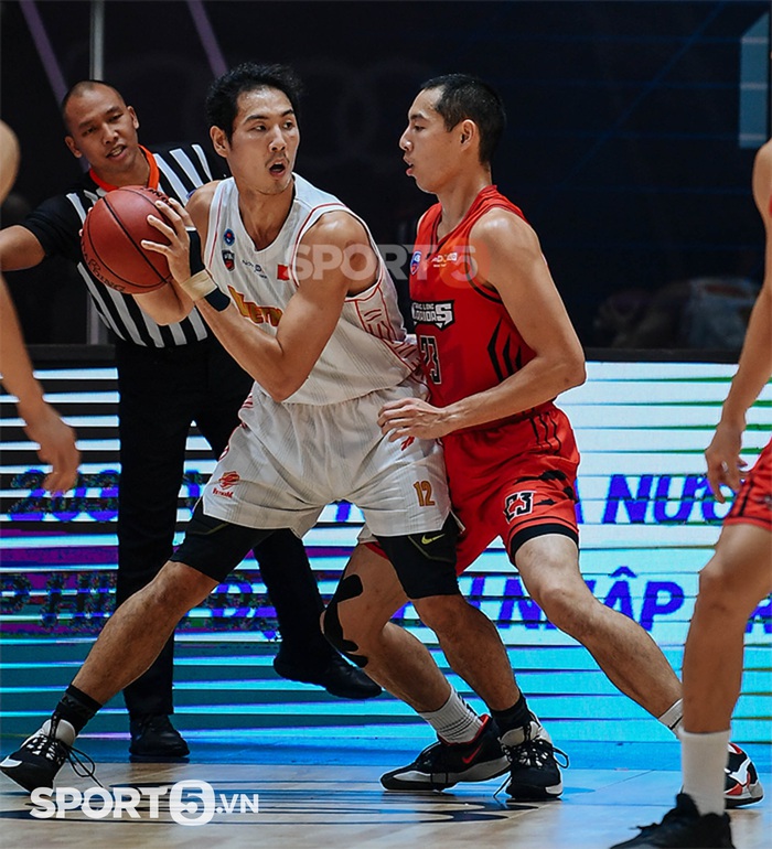 Tim Guers tiếp tục tỏa sáng trong chiến thắng của Thang Long Warriors trước đội tuyển bóng rổ Quốc gia Việt Nam - Ảnh 3.