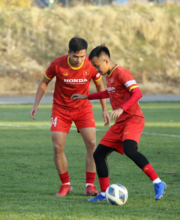 U23 Việt Nam làm quen sân thi đấu vòng loại U23 châu Á 2022  - Ảnh 15.