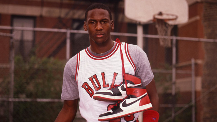 Đôi giày huyền thoại của Michael Jordan đạt kỷ lục đấu giá, thu về 34 tỷ đồng - Ảnh 1.