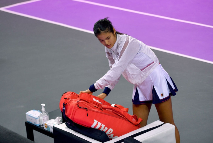 Sau thất bại cay đắng, nữ tay vợt tuổi teen xinh đẹp cuối cùng cũng gặt hái &quot;chiến quả&quot; đầu tiên kể từ chức vô địch US Open - Ảnh 1.