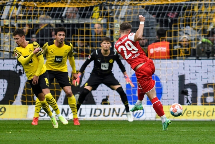 Vắng Haaland, Dortmund vẫn nhẹ nhàng giành 3 điểm trước Koln - Ảnh 1.