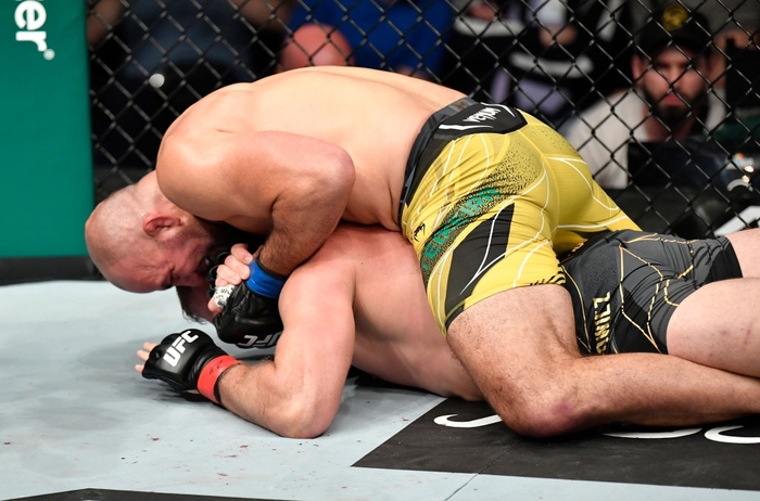 Hai trận tranh đai tại UFC 267: Glover Teixeira lên ngôi ở tuổi 42, Petr Yan đánh bại Cory Sandhagen trong trận đại chiến - Ảnh 4.