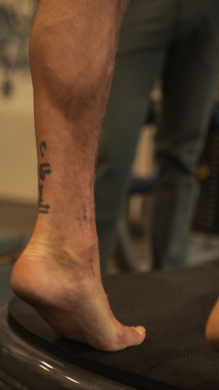 Conor McGregor hồi phục nhanh chóng, đã có thể tập bài nhún chân - Ảnh 4.