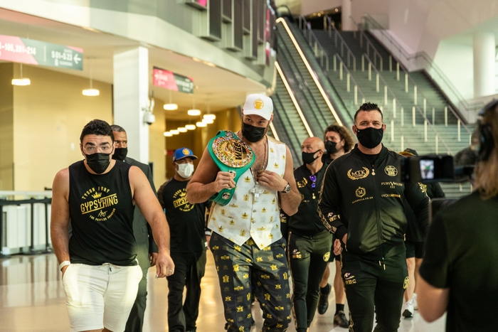 Tyson Fury cùng Deontay Wilder gây chú ý khi đổ bộ xuống Las Vegas, đồng loạt khẳng định sẽ knock-out đối thủ - Ảnh 5.