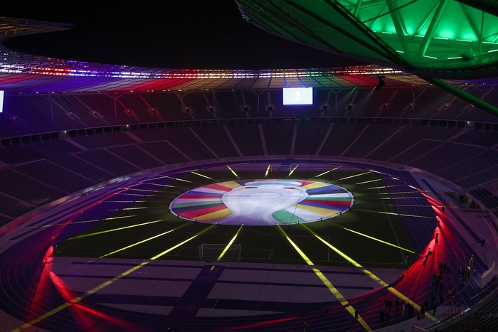 Logo Euro 2024 đầy ý nghĩa chính thức ra mắt - Ảnh 6.