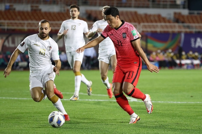 Ghi bàn phút 89, Son Heung-min giải cứu Hàn Quốc bằng chiến thắng 2-1  - Ảnh 2.