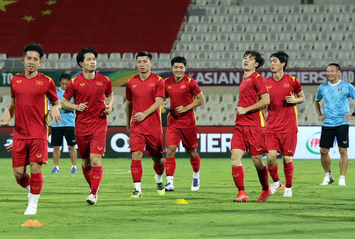 Đội tuyển Việt Nam làm quen sân, sẵn sàng bước vào trận đấu gặp tuyển Trung Quốc - Ảnh 1.