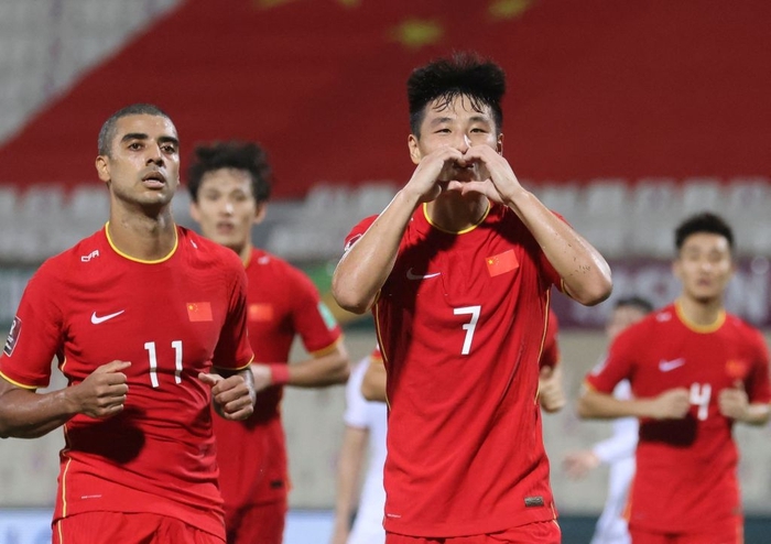 Đội tuyển Trung Quốc được thưởng 21 tỷ sau chiến thắng &quot;hú vía&quot; trước Việt Nam - Ảnh 1.