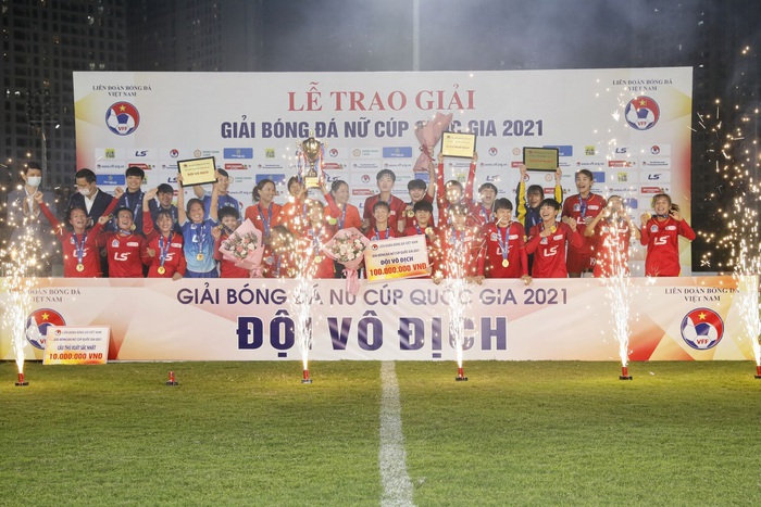Đánh bại Hà Nội, CLB TP.HCM I lần thứ 2 lên ngôi vô địch giải bóng đá Nữ Cúp Quốc gia 2021 - Ảnh 2.