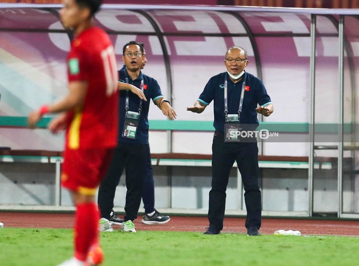 Chùm ảnh tuyển Việt Nam thi đấu lăn xả trước đội tuyển Nhật Bản  - Ảnh 7.