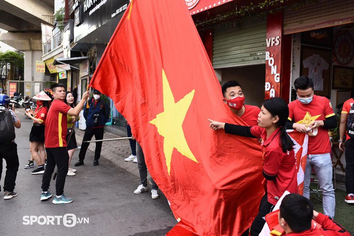 Trực tiếp Việt Nam 0-1 Nhật Bản (HT): Chúng ta thoát khỏi bàn thua sau màn check VAR căng như dây đàn!!! - Ảnh 31.