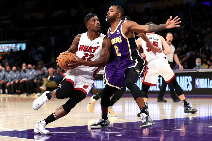 Russell Westbrook lập triple-double, Los Angeles Lakers vượt qua Miami Heat đầy kịch tính trong hiệp phụ - Ảnh 1.