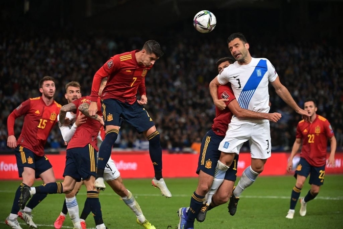 Vượt qua Hy Lạp với tỉ số tối thiểu, Tây Ban Nha vươn lên dẫn đầu bảng B - Ảnh 3.