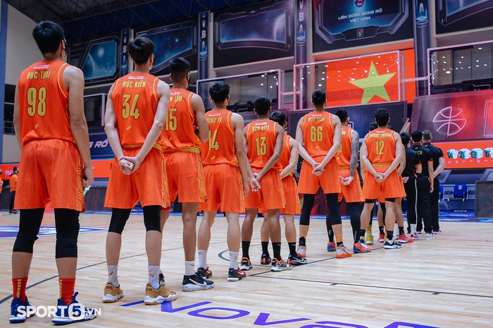 &quot;We Are Red & Gold&quot;: Đội tuyển bóng rổ Quốc gia Việt Nam và hậu trường chưa bao giờ bật mí tại VBA 2021 - Ảnh 2.