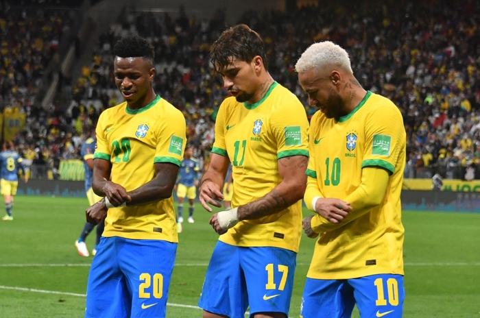 Chỉ cần một pha chạm bóng, Neymar đã kiến tạo cho Paqueta