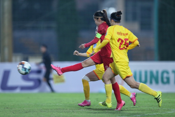 Giải bóng đá nữ VĐQG: Hà Nội Watabe và TP.HCM có 3 điểm đầu tay - Ảnh 4.