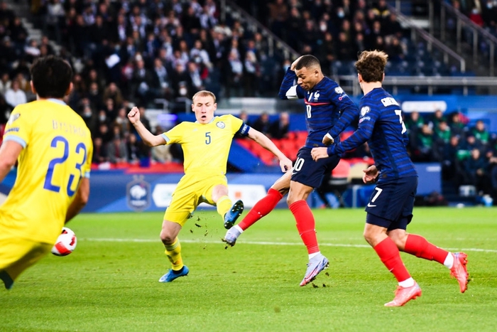 Mbappé và Benzema tỏa sáng, Pháp &quot;hủy diệt&quot; Kazakhstan để giành vé đến World Cup 2022 - Ảnh 2.