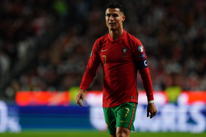 Ronaldo tức giận, từ chối bắt tay thầy sau trận thua cay đắng khiến Bồ Đào Nha mất vé dự World Cup - Ảnh 2.