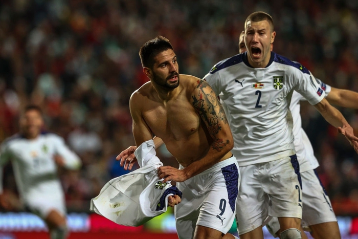 Mitrovic ghi bàn quyết định đưa Serbia tới World Cup 2022