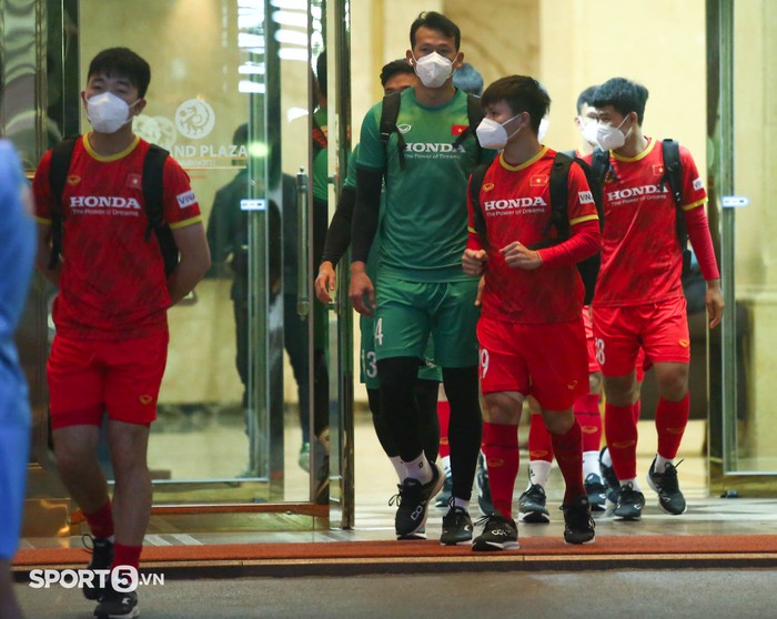 HLV Park Hang-seo vắng mặt trước giờ tập kín của đội tuyển Việt Nam  - Ảnh 1.