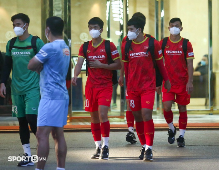 HLV Park Hang-seo vắng mặt trước giờ tập kín của đội tuyển Việt Nam  - Ảnh 2.