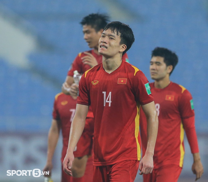 Phan Văn Đức tự trách bản thân vì bỏ lỡ cơ hội gỡ hoà cho tuyển Việt Nam ở phút 90 - Ảnh 8.