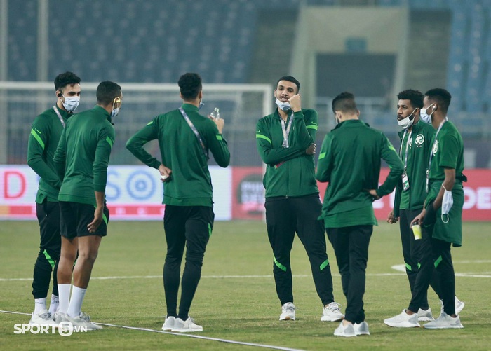 Trực tiếp Việt Nam 0-0 Saudi Arabia (H1): Tiền đạo đội khách bỏ lỡ không thể tin nổi! - Ảnh 12.