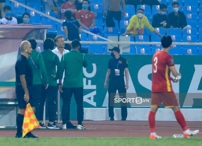 HLV Park Hang-seo nổi cáu vì trọng tài thiên vị tuyển Saudi Arabia - Ảnh 8.