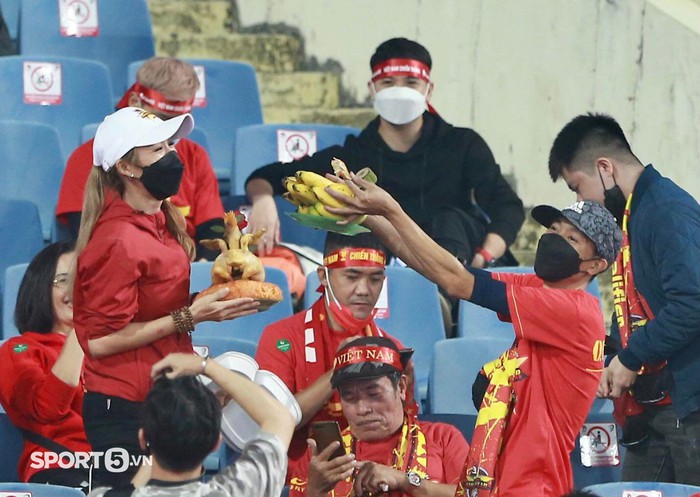Trực tiếp Việt Nam 0-0 Saudi Arabia (H1): Tiền đạo đội khách bỏ lỡ không thể tin nổi! - Ảnh 8.