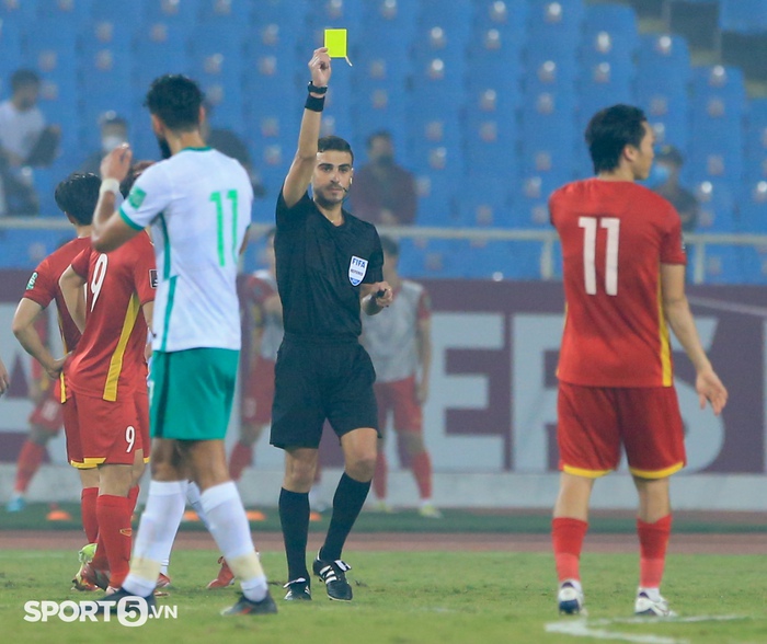 FIFA phạt tiền tuyển Việt Nam vì chơi xấu - Ảnh 1.