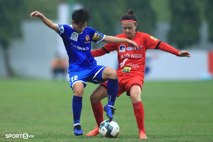 Giải bóng đá Nữ VĐQG: Hà Nội Watabe thắng áp đảo, Phong Phú Hà Nam bất ngờ thua trận cay đắng  - Ảnh 1.