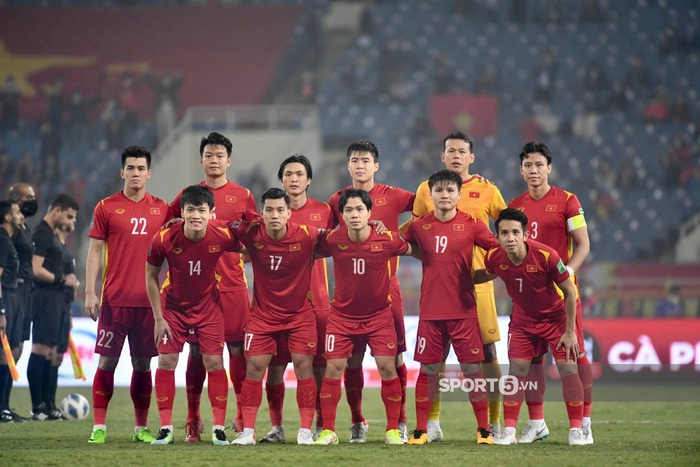 Chưa hết áp lực tại vòng loại World Cup, tuyển Việt Nam bước vào AFF Cup với kỳ vọng đặt nặng trên vai - Ảnh 1.