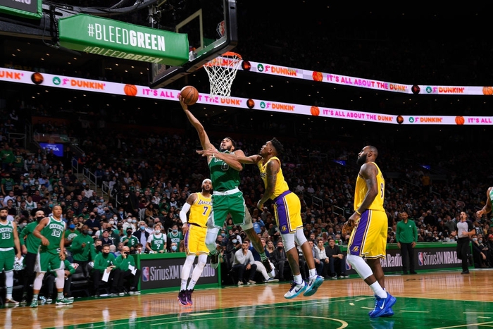 Los Angeles Lakers bị Boston Celtics huỷ diệt bất chấp sự trở lại của LeBron James - Ảnh 3.
