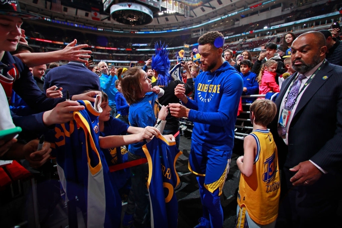Thêm bằng chứng cho thấy Stephen Curry là cầu thủ được yêu thích nhất tại NBA trong lòng người hâm mộ - Ảnh 3.