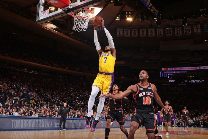 Carmelo Anthony bồi hồi trong ngày trở về Madison Square Garden - Ảnh 1.