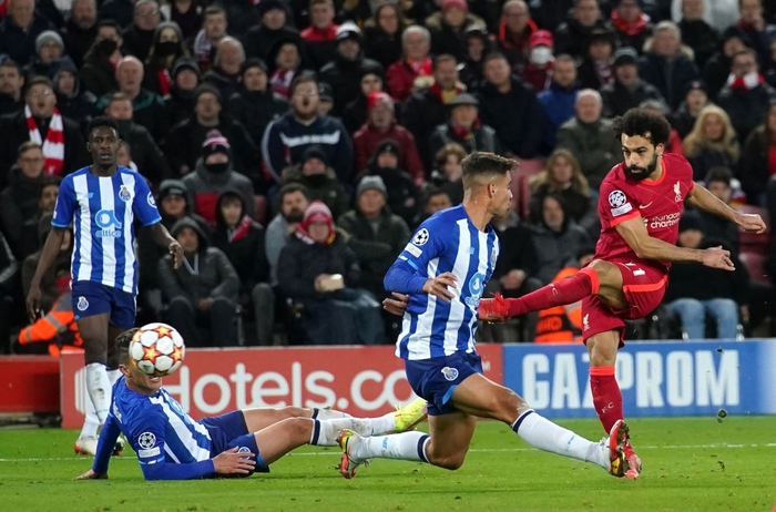 Thiago ghi siêu phẩm sút xa khó tin, Liverpool nối dài mạch toàn thắng ở Champions League  - Ảnh 9.