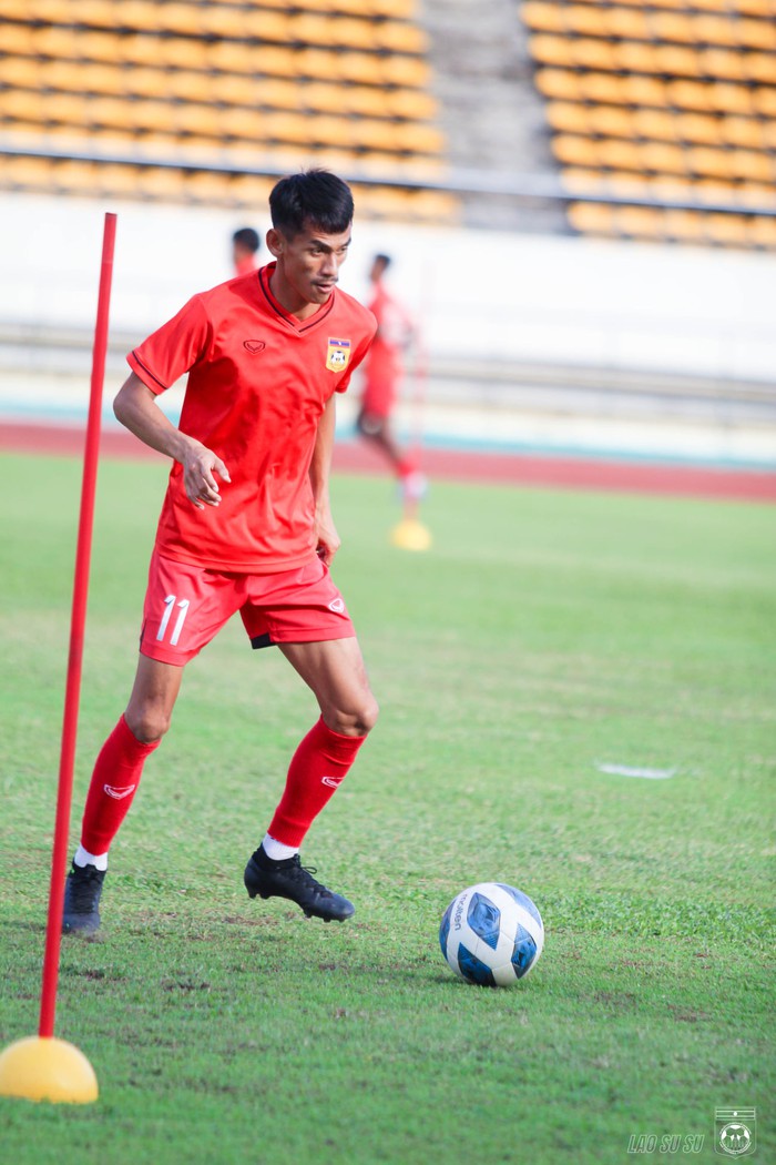 Thiếu quân, tuyển Lào vẫn hăng say luyện tập chuẩn bị gặp tuyển Việt Nam tại AFF Cup 2020 - Ảnh 9.