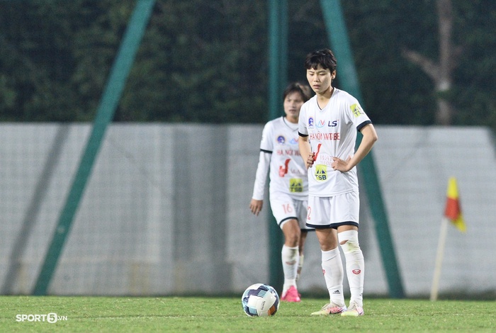 HLV người Hàn Quốc bị đuổi khỏi sân, Hà Nội mất chức vô địch   - Ảnh 6.