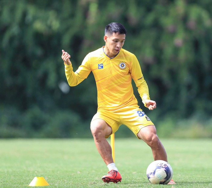 Hùng Dũng có thể thi đấu cùng đội tuyển Việt Nam tại AFF Cup 2020 - Ảnh 1.