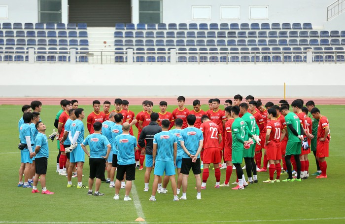 Hùng Dũng bắt nhịp nhanh khi trở lại tập với đội tuyển Việt Nam - Ảnh 1.