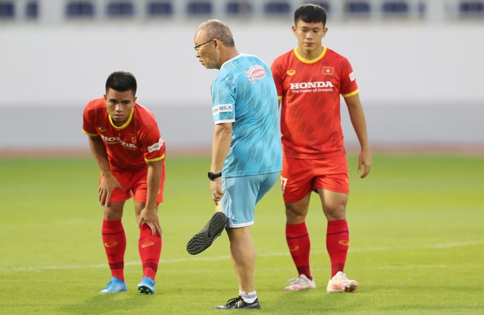Hùng Dũng bắt nhịp nhanh khi trở lại tập với đội tuyển Việt Nam - Ảnh 10.