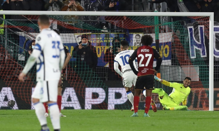 Inter Milan duy trì áp lực lên ngôi đầu bảng Serie A - Ảnh 4.